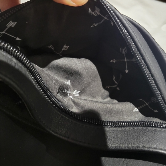 Cat Face Vegan Black Crossbody Bag - Picture 5 of 7